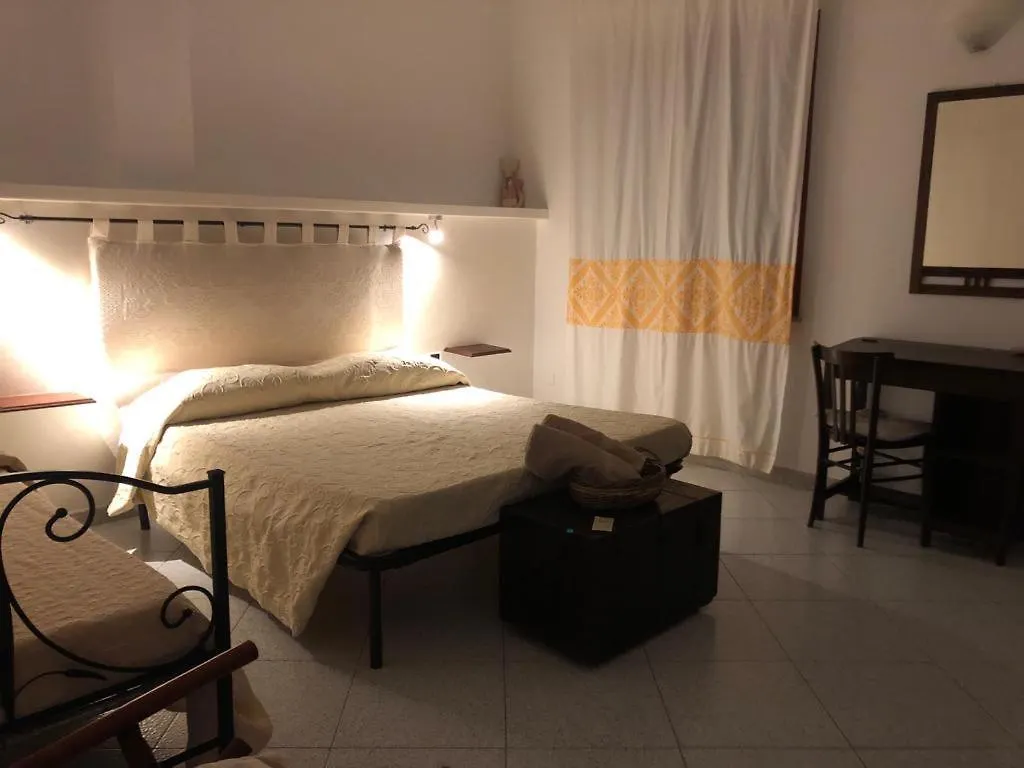 Bed and Breakfast West Coast à Càbras Italie