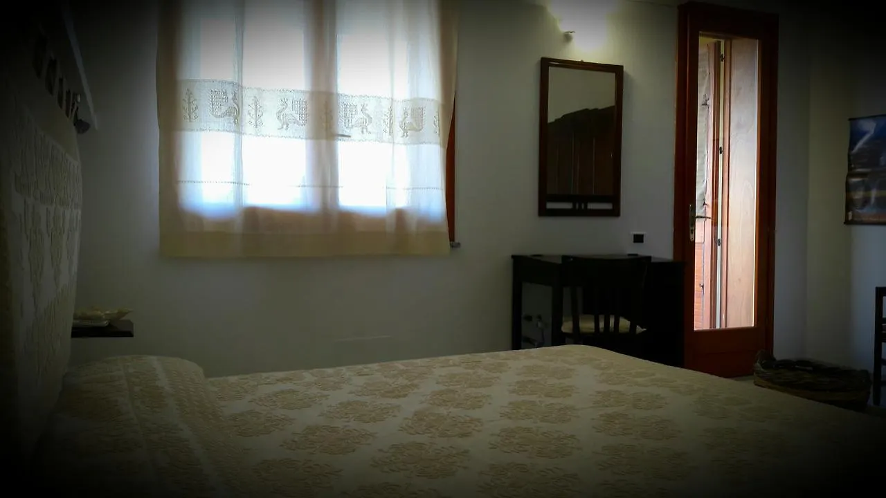 Bed and Breakfast West Coast à Càbras 0*,  Italie